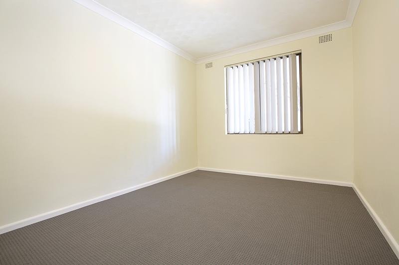 Photo - 4/5 Santley Crescent, Kingswood NSW 2747 - Image 5