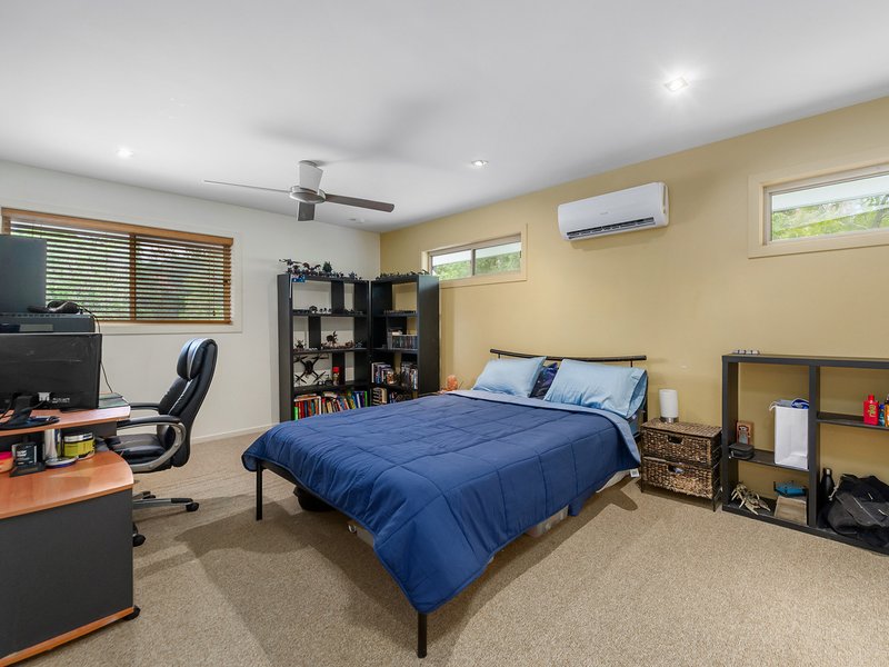 Photo - 45 Saturn Crescent, Bridgeman Downs QLD 4035 - Image 13