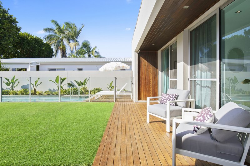 Photo - 45 Savoy Drive, Broadbeach Waters QLD 4218 - Image 4