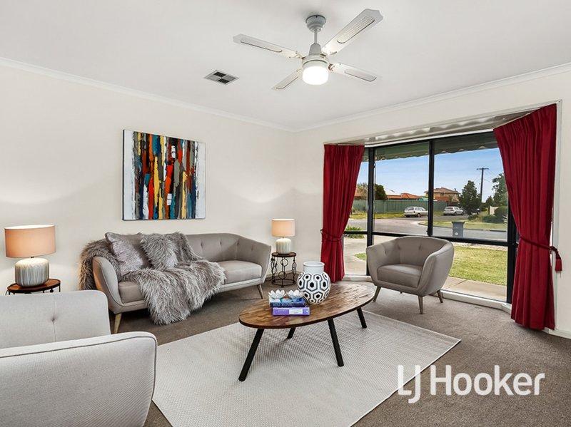 Photo - 45 Seabrook Boulevard, Seabrook VIC 3028 - Image 4