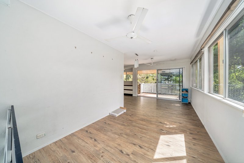 Photo - 45 Shakespeare Parade, Strathpine QLD 4500 - Image 6