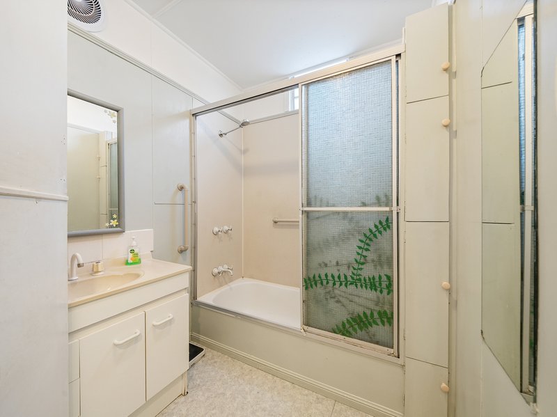 Photo - 45 Sorrento Street, Margate QLD 4019 - Image 9