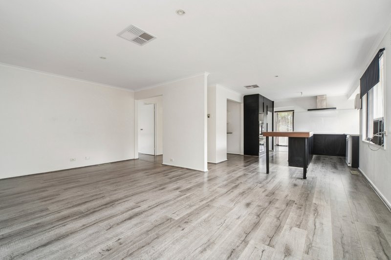 Photo - 45 Southgateway , Langwarrin VIC 3910 - Image 3