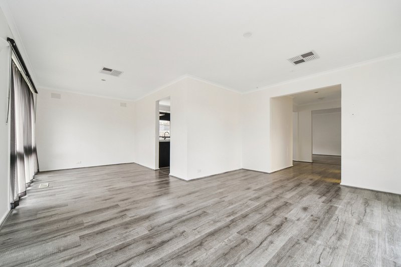 Photo - 45 Southgateway , Langwarrin VIC 3910 - Image 4