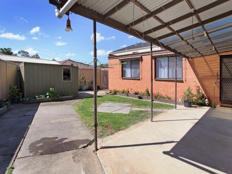 Photo - 45 Sunhill Court, Ardeer VIC 3022 - Image 9