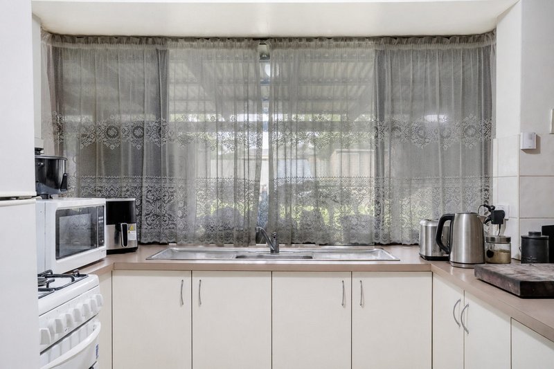 Photo - 45 Tallerack Way, Forrestfield WA 6058 - Image 6