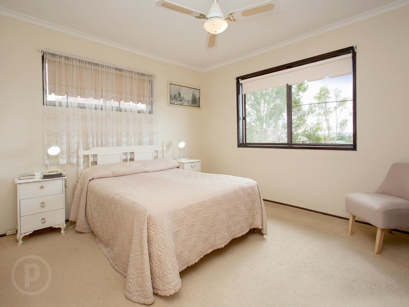 Photo - 45 Thornburgh Street, Oxley QLD 4075 - Image 8