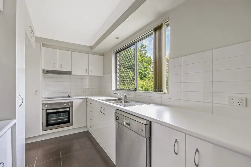 Photo - 4/5 Thornlake Court, Tingalpa QLD 4173 - Image 2