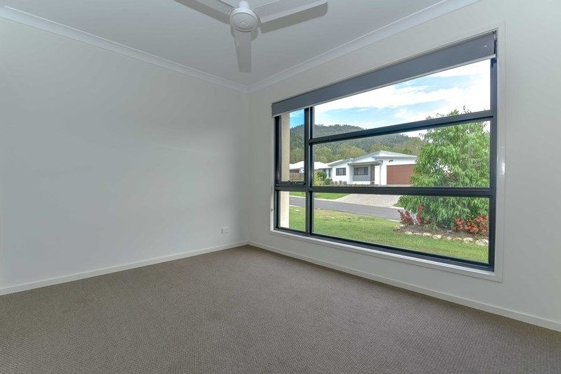 Photo - 45 Trader Crescent, Cannonvale QLD 4802 - Image 12