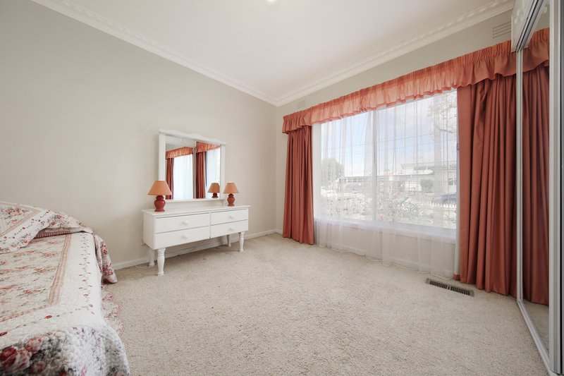 Photo - 45 Valkstone Street, Bentleigh East VIC 3165 - Image 7