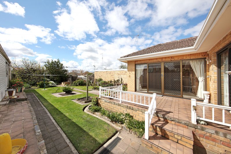 Photo - 45 Valkstone Street, Bentleigh East VIC 3165 - Image 10