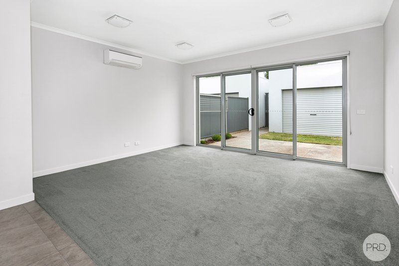 Photo - 45 Warburton Drive, Lucas VIC 3350 - Image 4