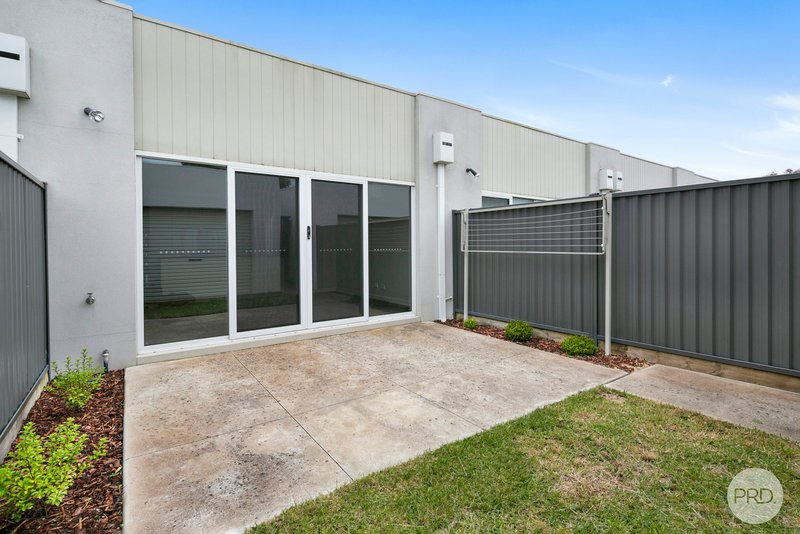 Photo - 45 Warburton Drive, Lucas VIC 3350 - Image 9