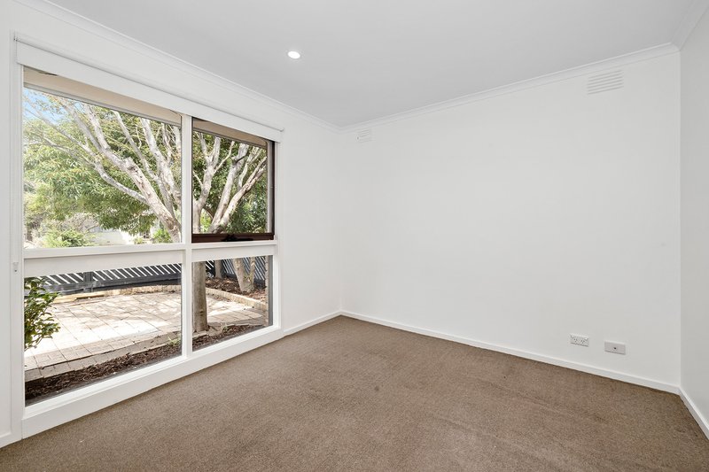 Photo - 45 Washington Drive, Frankston VIC 3199 - Image 2