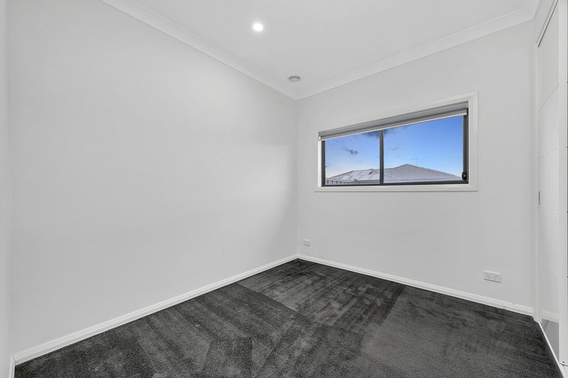 Photo - 45 Watercarter Crescent, Wollert VIC 3750 - Image 11