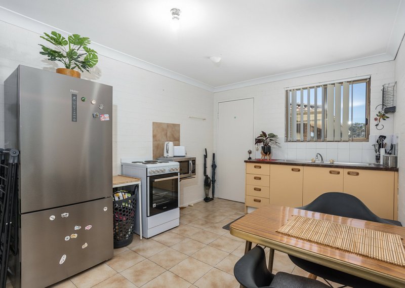 Photo - 4/5 Waterman Street, Old Bar NSW 2430 - Image 5