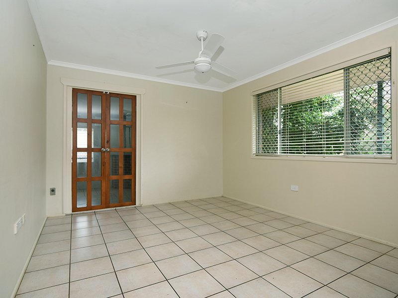 Photo - 45 Wine Drive, Wilsonton Heights QLD 4350 - Image 3