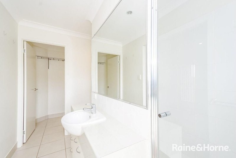 Photo - 45 Woodland Court, Kirkwood QLD 4680 - Image 7