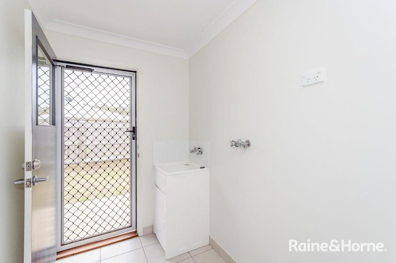 Photo - 45 Woodland Court, Kirkwood QLD 4680 - Image 13