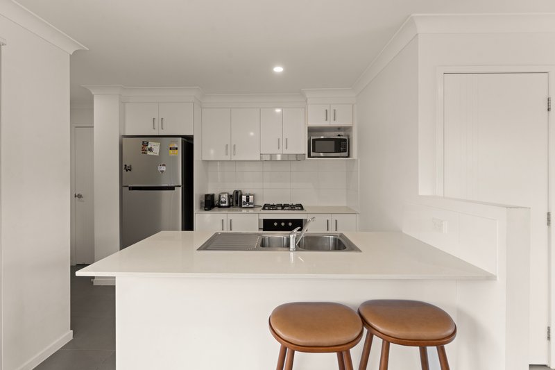 Photo - 4/5 Wyatt Crescent, Mango Hill QLD 4509 - Image 2