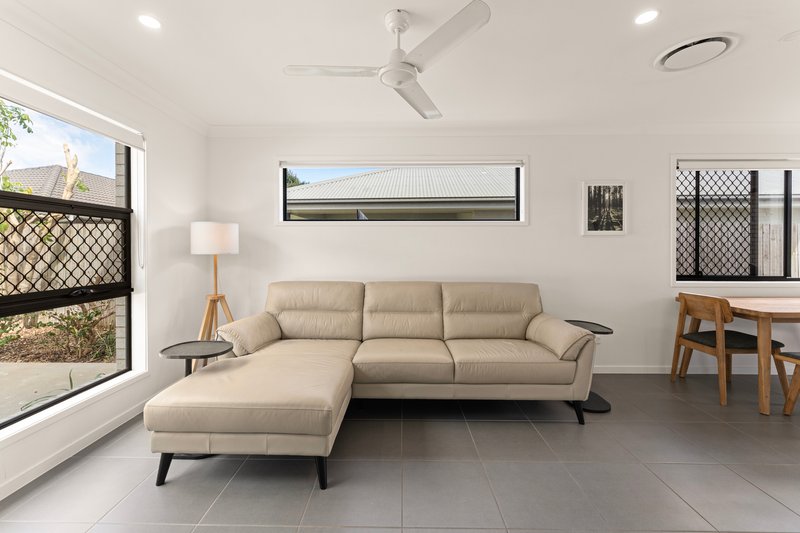 Photo - 4/5 Wyatt Crescent, Mango Hill QLD 4509 - Image 5