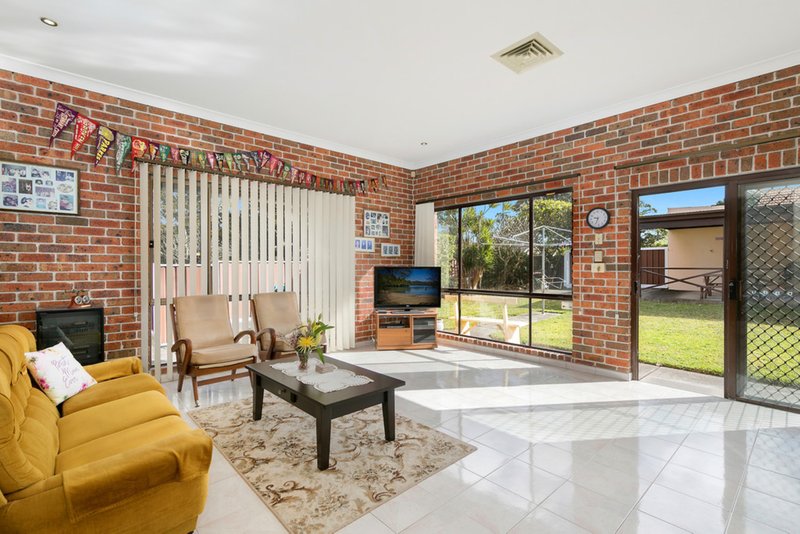 Photo - 45 Wyuna Avenue, Freshwater NSW 2096 - Image 3