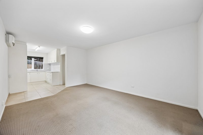 Photo - 4/500 Main Street, Mordialloc VIC 3195 - Image 4