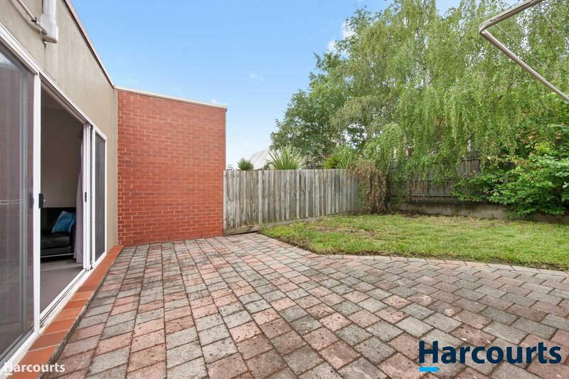 Photo - 4/502 Lydiard Street North, Soldiers Hill VIC 3350 - Image 11