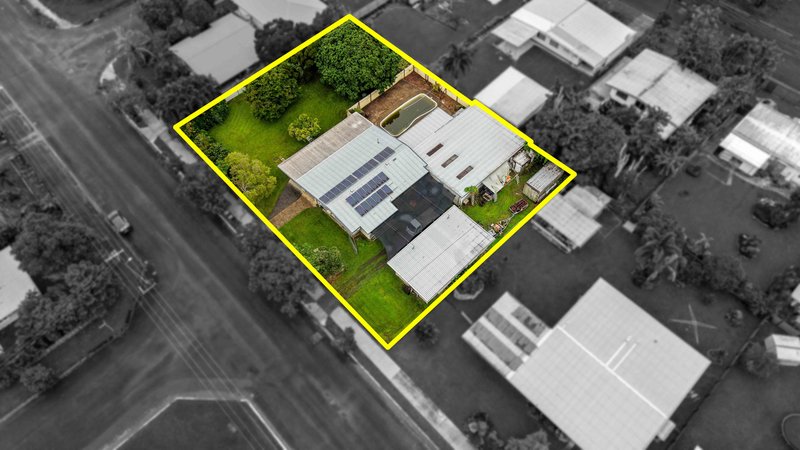 Photo - 451-453 Mccoombe Street, Mooroobool QLD 4870 - Image 2