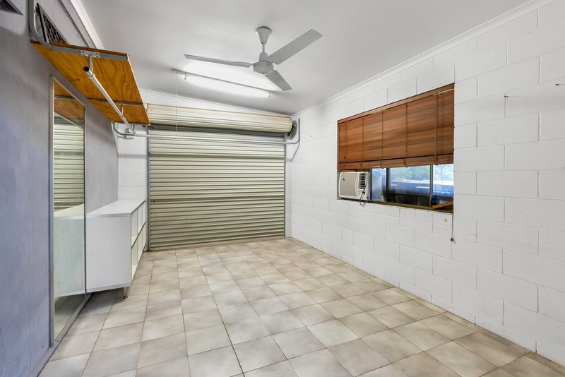 Photo - 451-453 Mccoombe Street, Mooroobool QLD 4870 - Image 16