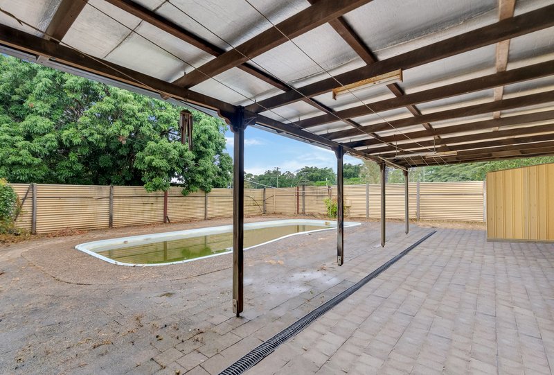 Photo - 451-453 Mccoombe Street, Mooroobool QLD 4870 - Image 17