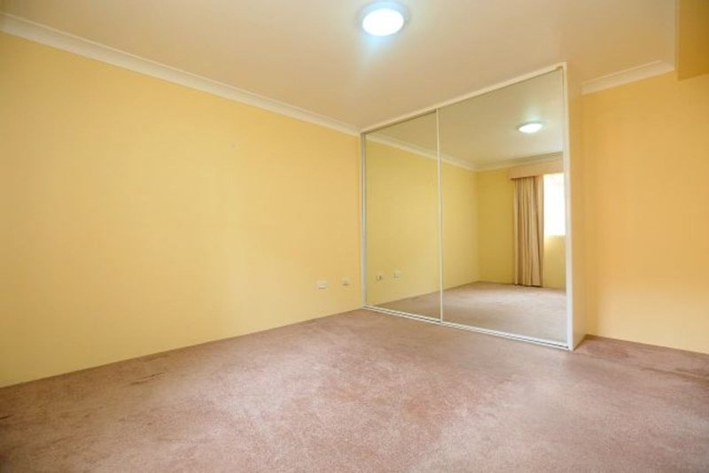 Photo - 4/51-53 Cairds Avenue, Bankstown NSW 2200 - Image 4