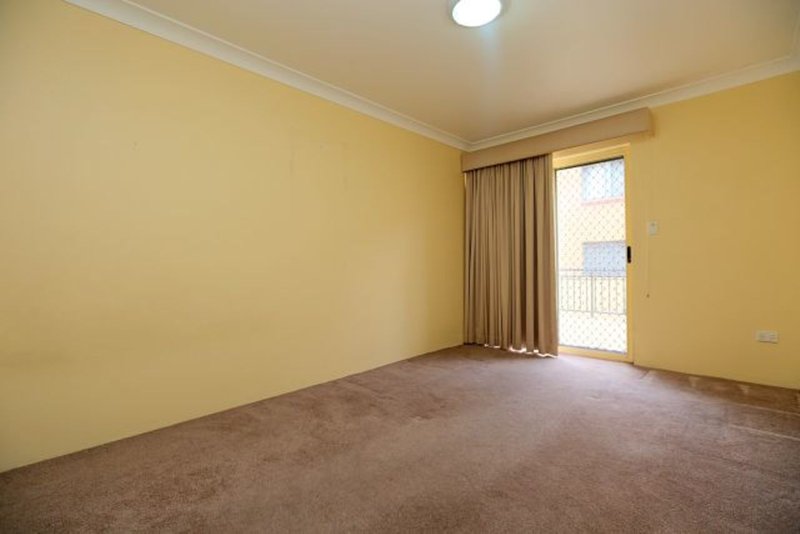 Photo - 4/51-53 Cairds Avenue, Bankstown NSW 2200 - Image 5