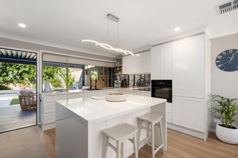 Photo - 4/51-53 Darley Street East , Mona Vale NSW 2103 - Image 2