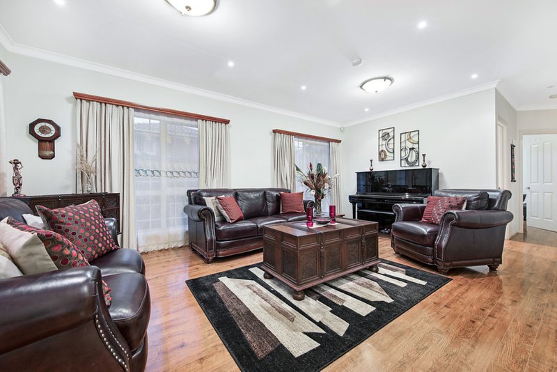 Photo - 4/51-53 Stocks Road, Mount Waverley VIC 3149 - Image 2