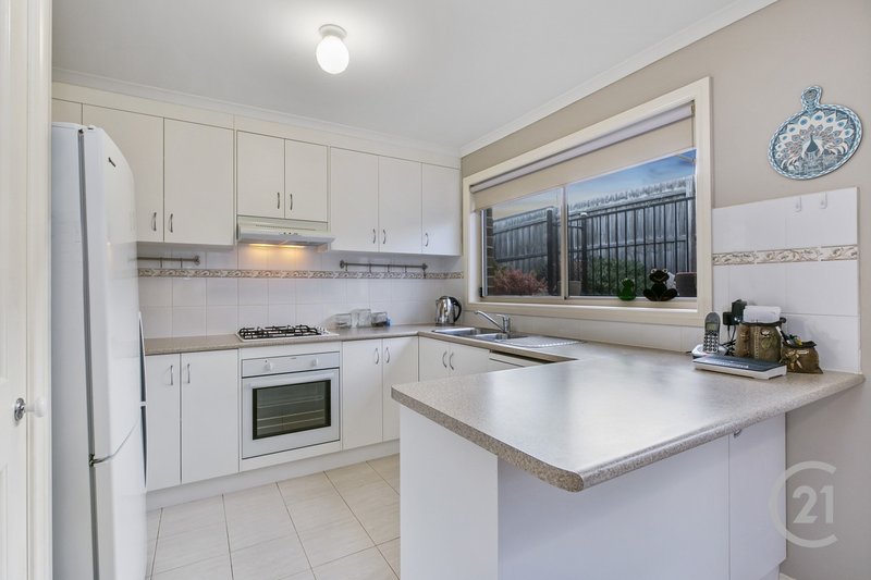 Photo - 4/51 Leigh Drive, Pakenham VIC 3810 - Image 5