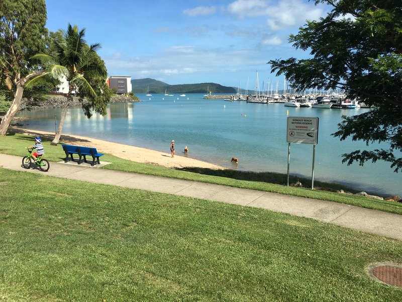 Photo - 4&5/115 Shingley Drive, Airlie Beach QLD 4802 - Image 16