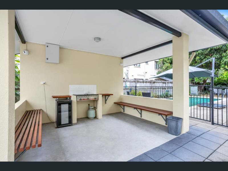 Photo - 4/516 Varley Street, Yorkeys Knob QLD 4878 - Image 4