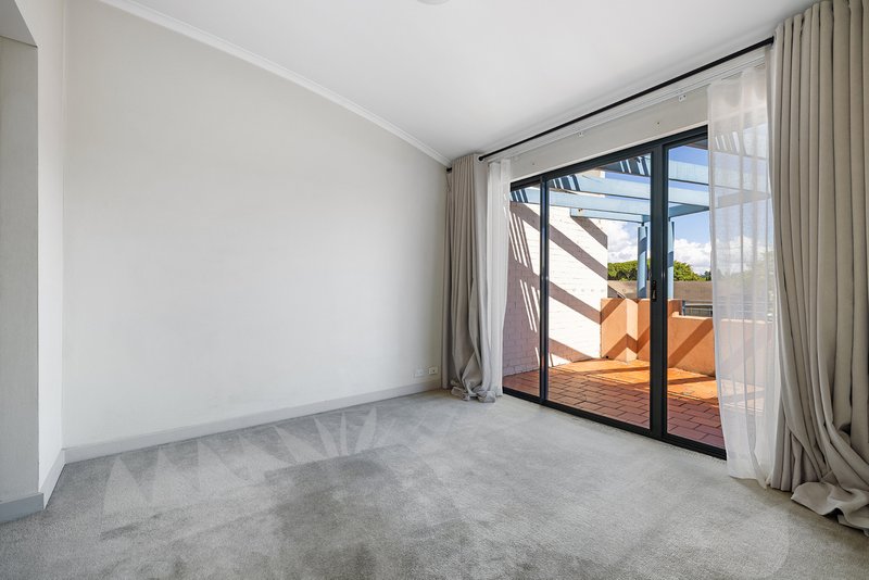 Photo - 4/517 Old South Head Road, Rose Bay NSW 2029 - Image 2