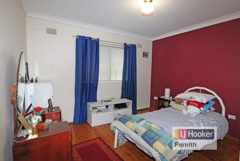 Photo - 4/52 Castlereagh Street, Penrith NSW 2750 - Image 4