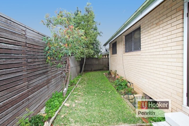 Photo - 4/52 Castlereagh Street, Penrith NSW 2750 - Image 6