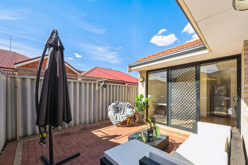 Photo - 4/52 Sayer Street, Midland WA 6056 - Image 2