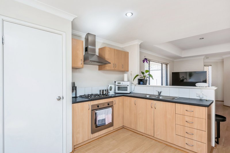 Photo - 4/52 Sayer Street, Midland WA 6056 - Image 3