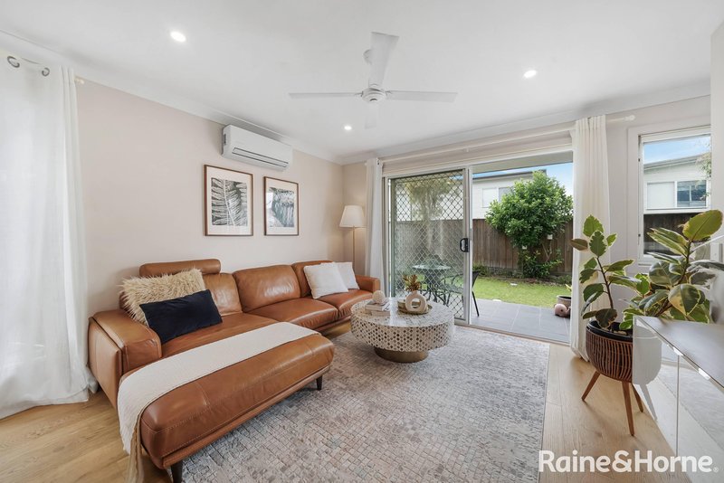 Photo - 4/52A Atlantic Boulevard, Glenfield NSW 2167 - Image 4