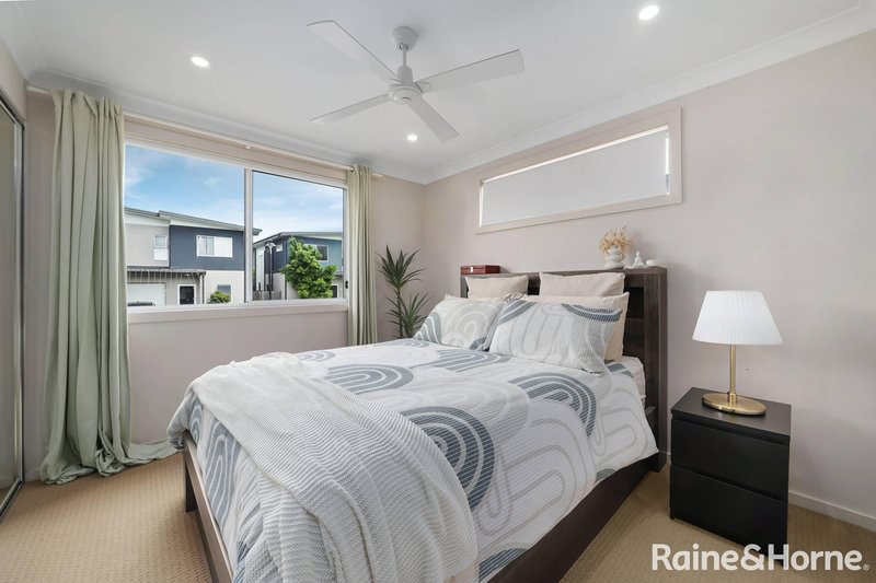 Photo - 4/52A Atlantic Boulevard, Glenfield NSW 2167 - Image 8