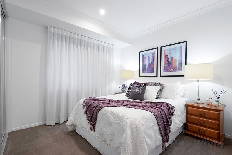 Photo - 4/53 - 61 Kitchener Street, Coorparoo QLD 4151 - Image 2