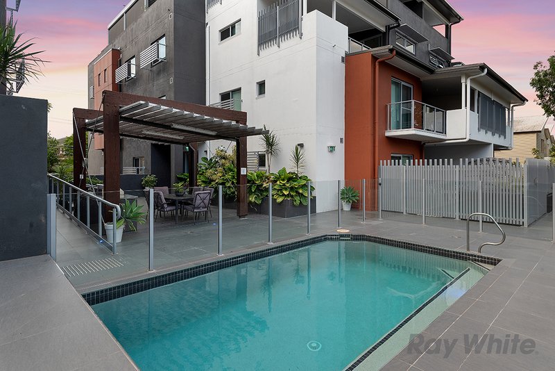 Photo - 4/53 - 61 Kitchener Street, Coorparoo QLD 4151 - Image 16