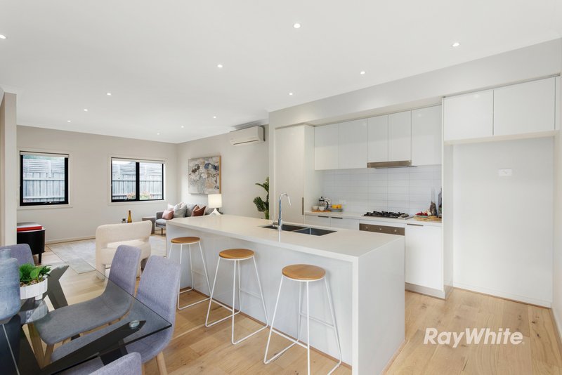 Photo - 4/53 Bondi Road, Bonbeach VIC 3196 - Image 4