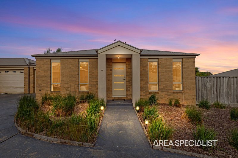 Photo - 4/53 Ebony Drive, Pakenham VIC 3810 - Image 2