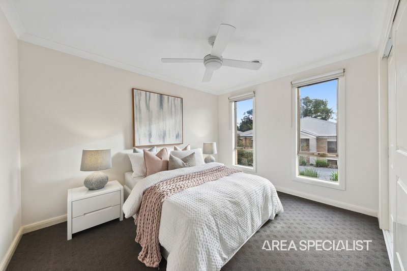 Photo - 4/53 Ebony Drive, Pakenham VIC 3810 - Image 6